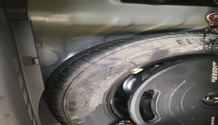 2022 Hyundai GRAND I10 NIOS SPORTZ 1.2 KAPPA VTVT CNG, CNG, Manual, 94,697 km, tyre