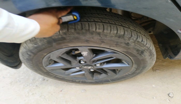 2022 Hyundai GRAND I10 NIOS SPORTZ 1.2 KAPPA VTVT CNG, CNG, Manual, 94,697 km, tyre