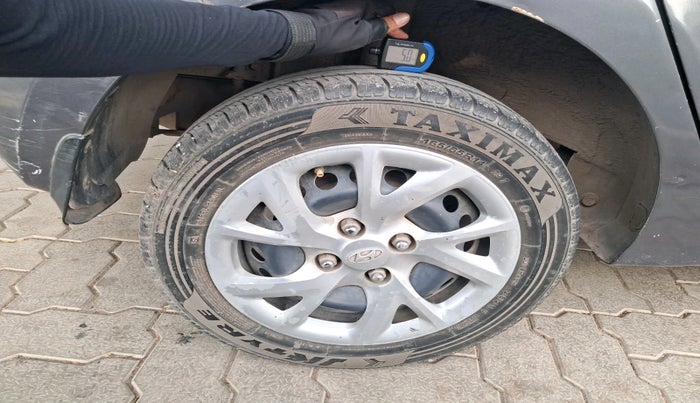 2017 Hyundai Grand i10 SPORTZ (O) 1.2 U2 CRDI, Diesel, Manual, 89,963 km, tyre