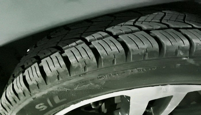 2017 Tata Hexa XT 4X2 6 STR, Diesel, Manual, 1,03,856 km, tyre