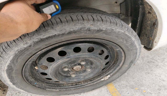 2011 Maruti Wagon R 1.0 VXI, Petrol, Manual, 61,314 km, tyre