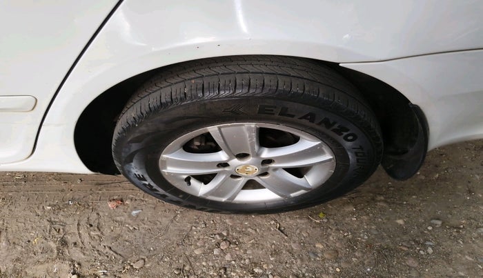 2010 Skoda Laura AMBIENTE 1.9 TDI MT, Diesel, Manual, 1,95,268 km, tyre