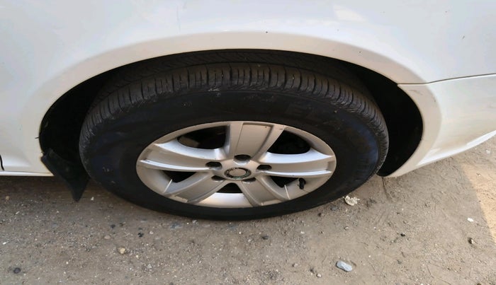 2010 Skoda Laura AMBIENTE 1.9 TDI MT, Diesel, Manual, 1,95,268 km, tyre