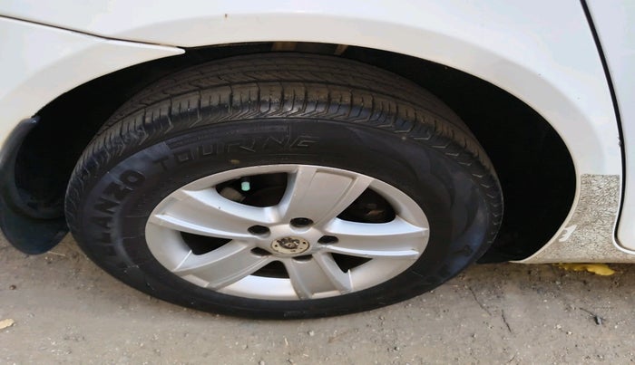 2010 Skoda Laura AMBIENTE 1.9 TDI MT, Diesel, Manual, 1,95,268 km, tyre