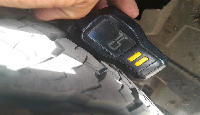 2022 Mahindra Thar LX HARD TOP 4WD MT, Diesel, Manual, 76,511 km, tyre