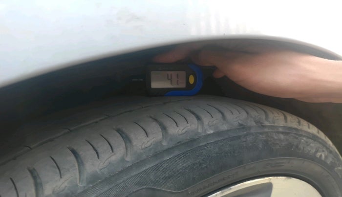 2014 Hyundai Elite i20 ASTA 1.4 CRDI, Diesel, Manual, 2,12,525 km, tyre