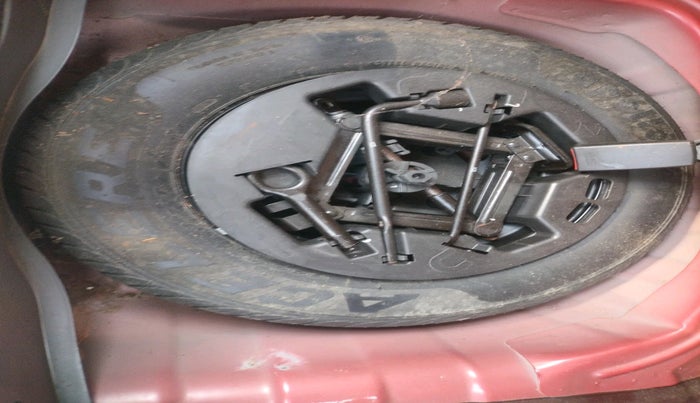 2011 Hyundai i10 SPORTZ 1.2 AT, Petrol, Automatic, 41,366 km, tyre