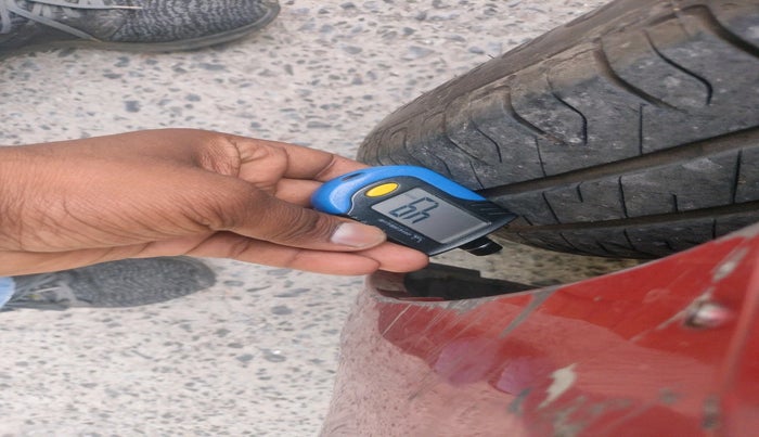 2011 Hyundai i10 SPORTZ 1.2 AT, Petrol, Automatic, 41,366 km, tyre