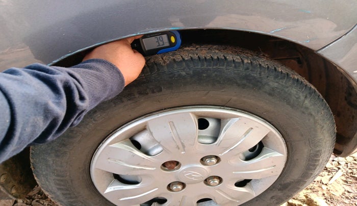 2010 Hyundai i10 MAGNA 1.2, Petrol, Manual, 1,07,326 km, tyre