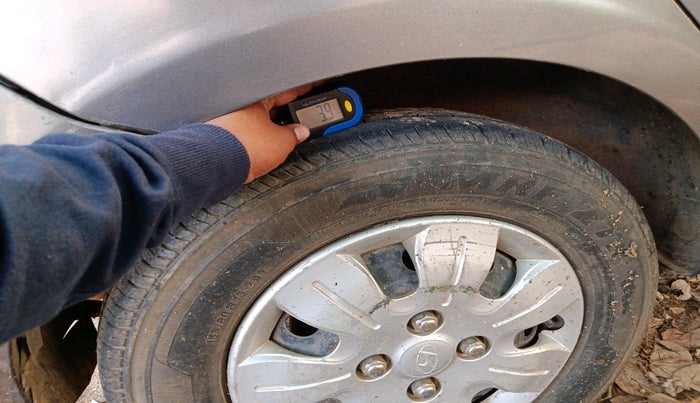 2010 Hyundai i10 MAGNA 1.2, Petrol, Manual, 1,07,326 km, tyre