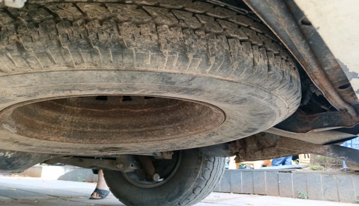 2011 Mahindra Xylo E8, Diesel, Manual, 1,99,042 km, tyre