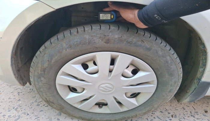 2016 Maruti Swift LXI, Petrol, Manual, 80,085 km, tyre