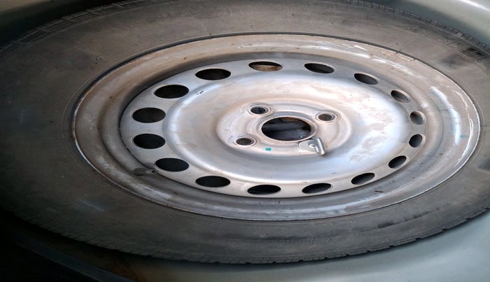 2016 Maruti Swift LXI, Petrol, Manual, 80,085 km, tyre