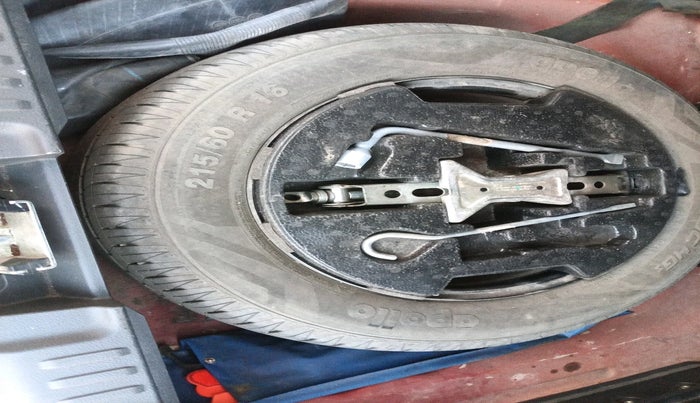 2017 Maruti Vitara Brezza ZDI PLUS DUAL TONE, Diesel, Manual, 81,913 km, tyre