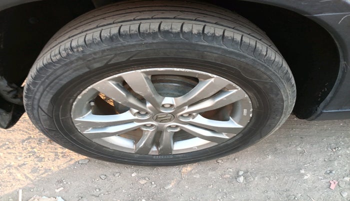 2017 Maruti Vitara Brezza ZDI PLUS DUAL TONE, Diesel, Manual, 81,913 km, tyre