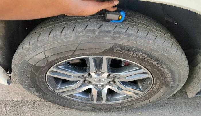 2014 Toyota Fortuner 3.0 4X2 AT, Diesel, Automatic, 85,137 km, tyre