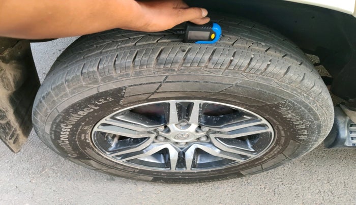 2014 Toyota Fortuner 3.0 4X2 AT, Diesel, Automatic, 85,137 km, tyre