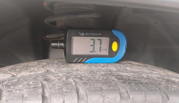 2021 Renault Kwid CLIMBER 1.0 AMT (O), Petrol, Automatic, 34,294 km, tyre