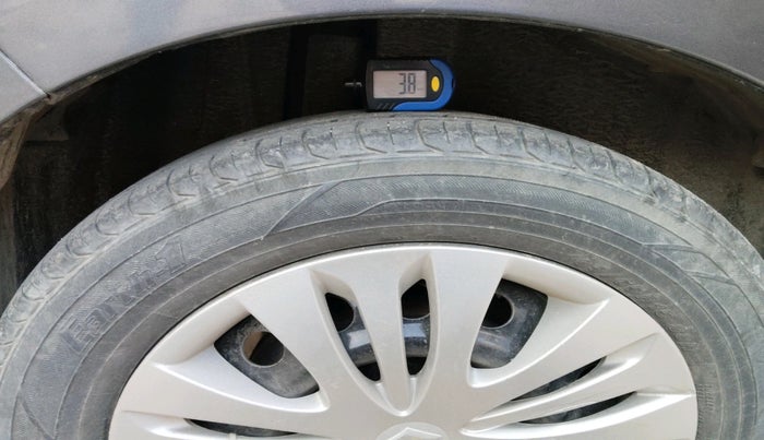 2015 Maruti Ertiga VXI, Petrol, Manual, 84,306 km, tyre