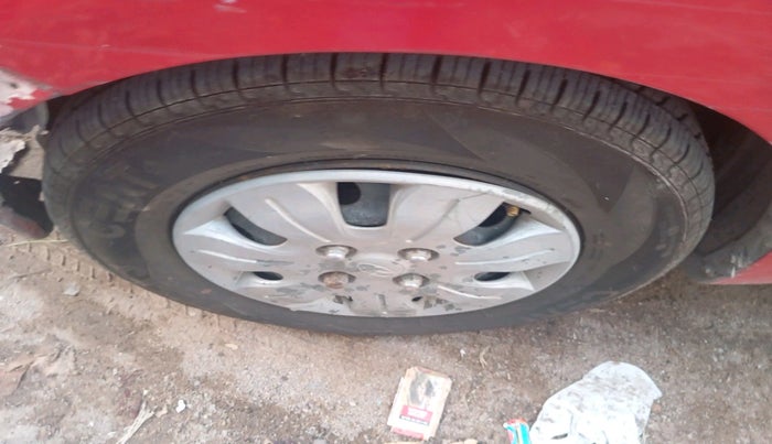 2008 Hyundai i10 MAGNA 1.1, Petrol, Manual, 1,53,739 km, tyre