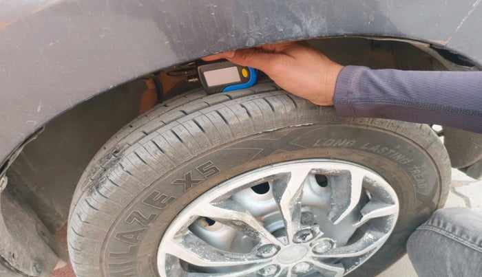 2016 Maruti Alto 800 LXI CNG, CNG, Manual, 1,36,507 km, tyre