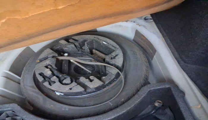 2016 Skoda Rapid 1.5 TDI CR ELEGANCE AT, Diesel, Automatic, 1,43,636 km, tyre