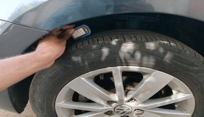 2016 Volkswagen Polo HIGHLINE1.2L, Petrol, Manual, 63,440 km, tyre