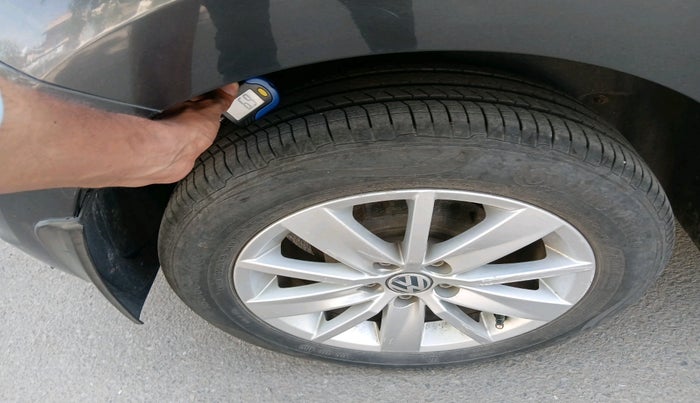 2016 Volkswagen Polo HIGHLINE1.2L, Petrol, Manual, 63,440 km, tyre