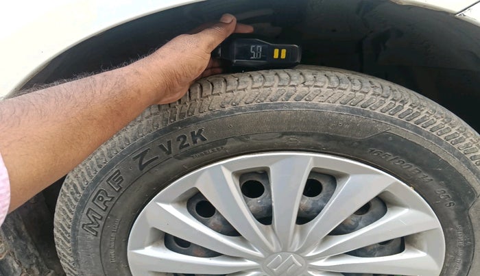 2015 Maruti Swift Dzire VXI, Petrol, Manual, 63,106 km, tyre