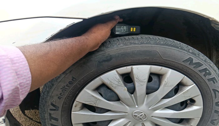 2011 Toyota Etios G, Petrol, Manual, 71,585 km, tyre