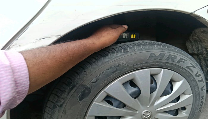 2011 Toyota Etios G, Petrol, Manual, 71,585 km, tyre