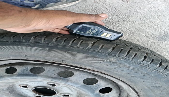 2011 Toyota Etios G, Petrol, Manual, 71,585 km, tyre