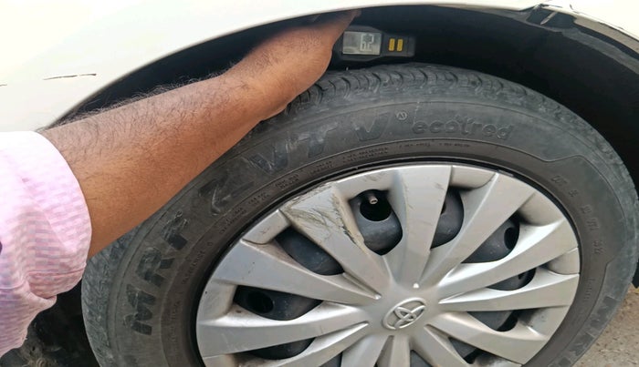 2011 Toyota Etios G, Petrol, Manual, 71,585 km, tyre