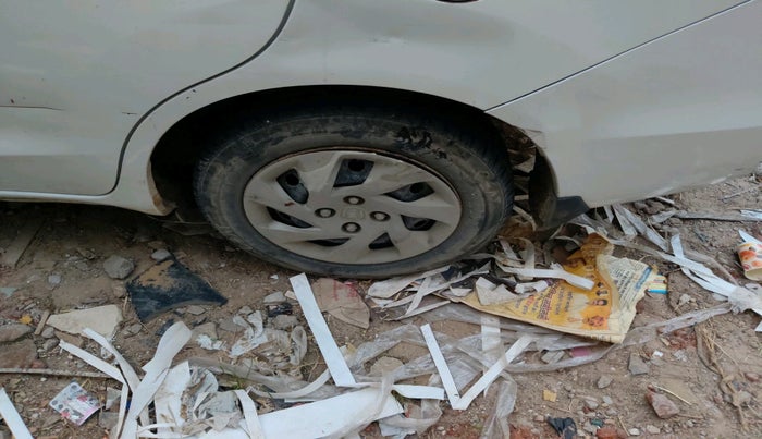 2015 Honda Amaze 1.5L I-DTEC SX, Diesel, Manual, 1,40,484 km, tyre