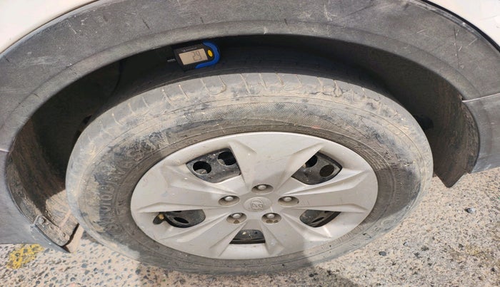 2016 Hyundai Creta S 1.4 DIESEL, Diesel, Manual, 1,66,203 km, tyre