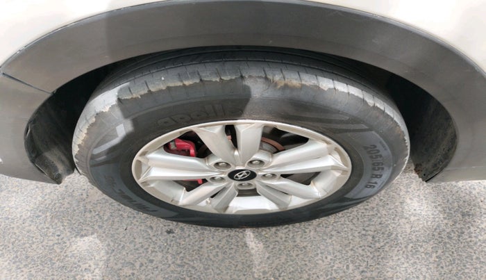 2015 Hyundai Creta SX PLUS 1.6 PETROL, Petrol, Manual, 66,807 km, tyre