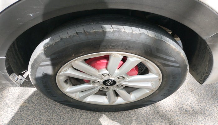 2015 Hyundai Creta SX PLUS 1.6 PETROL, Petrol, Manual, 66,807 km, tyre