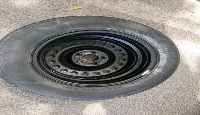 2015 Hyundai Creta SX PLUS 1.6 PETROL, Petrol, Manual, 66,807 km, tyre