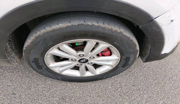 2015 Hyundai Creta SX PLUS 1.6 PETROL, Petrol, Manual, 66,807 km, tyre