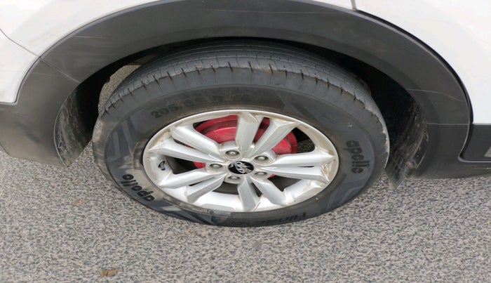 2015 Hyundai Creta SX PLUS 1.6 PETROL, Petrol, Manual, 66,807 km, tyre