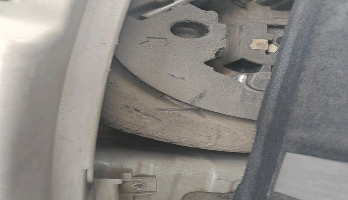 2020 Mahindra XUV300 W6 1.5 Diesel, Diesel, Manual, 84,241 km, tyre