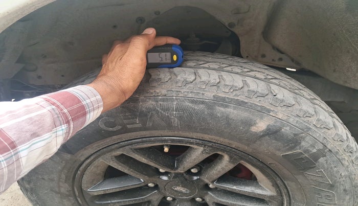 2012 Ford Endeavour 2.5L 4X2 MT, Diesel, Manual, 1,44,793 km, tyre