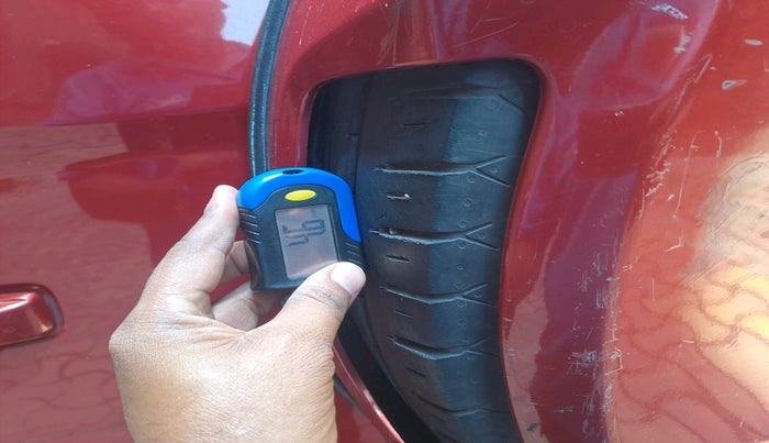 2016 Volkswagen Vento HIGHLINE DIESEL 1.5, Diesel, Manual, 1,73,787 km, tyre