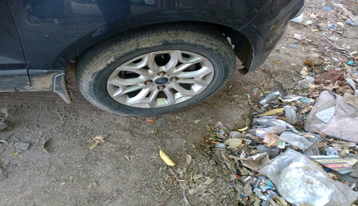 2013 Ford Ecosport TITANIUM 1.0L ECOBOOST, Petrol, Manual, 89,281 km, tyre