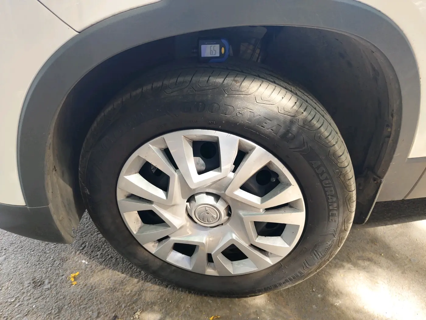 2025 Skoda Kylaq Classic, Petrol, Manual, 3,838 km, tyre