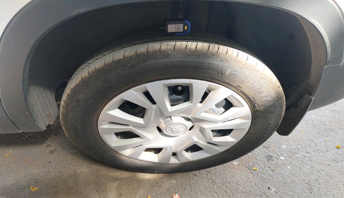 2025 Skoda Kylaq Classic, Petrol, Manual, 3,838 km, tyre