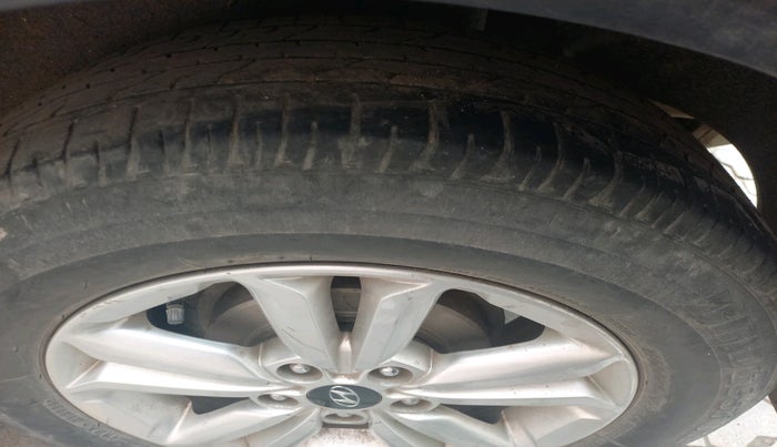 2016 Hyundai Creta SX PLUS 1.6 DIESEL, Diesel, Manual, 1,36,661 km, tyre