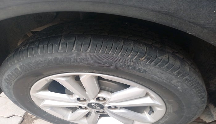 2016 Hyundai Creta SX PLUS 1.6 DIESEL, Diesel, Manual, 1,36,661 km, tyre