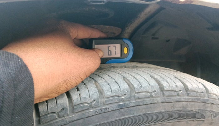 2017 Mahindra Kuv100 K2 6 STR, CNG, Manual, 56,764 km, tyre