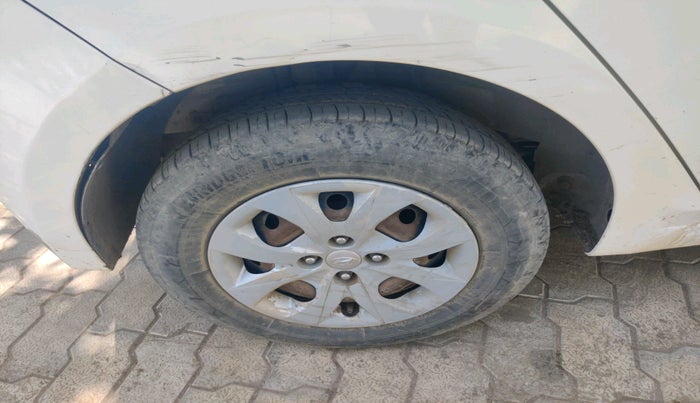 2015 Hyundai Elite i20 SPORTZ 1.4 CRDI, Diesel, Manual, 2,15,262 km, tyre